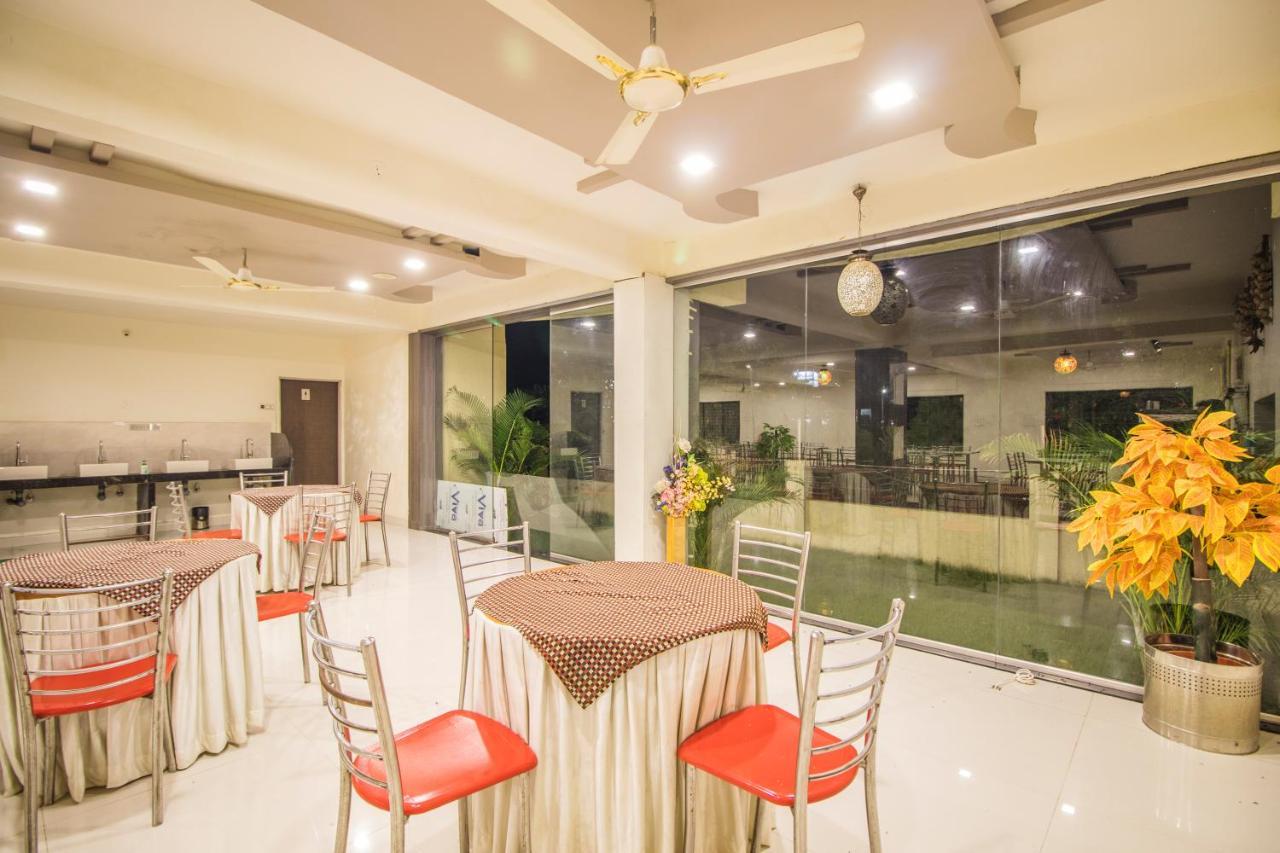 Hotel Yogiraj Palace Shegaon Buitenkant foto